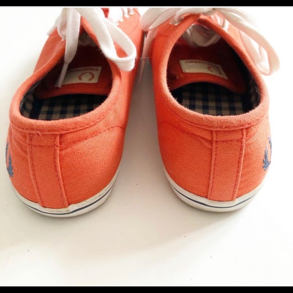 Fred Perry Orange canvas shoes - Picture 3 of 4